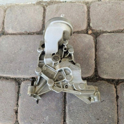 Pompa oleju olejowa silnika 1.2 1.2I 1.2VTI Peugeot Opel Corsa F 9801943580