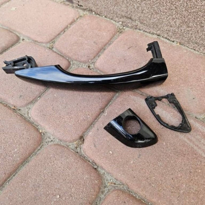 Klamka drzwi przód przednia lewa KTV czarna + podkładka Opel Corsa F