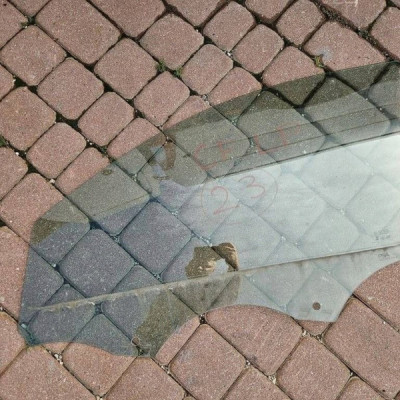 Szyba drzwi przód przednia lewa 2023R - ROCZNIK NA SZYBIE 2023 Opel Corsa F