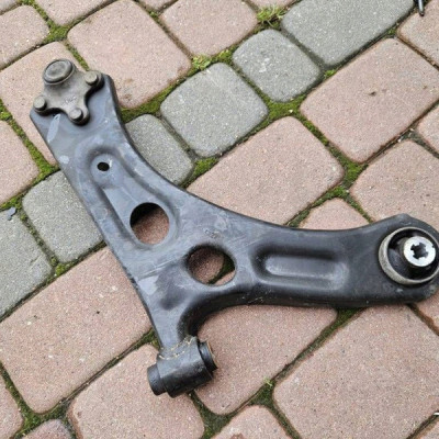 Wahacz przód przedni lewy sworzeń Opel Corsa F