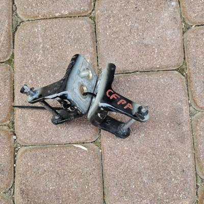 Zawias zawiasy drzwi przód przednie prawe KTV Opel Corsa F