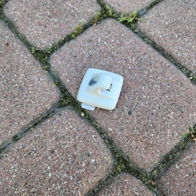 Uchwyt mocowanie daszka słonecznika podsufitki Opel Corsa F