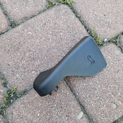 Rączka otwierania maski silnika Opel Corsa F