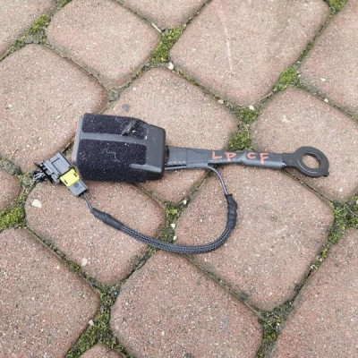 Zapinka wpinka pasów bezpieczeństwa fotela przód Opel Corsa F 6350543ETB