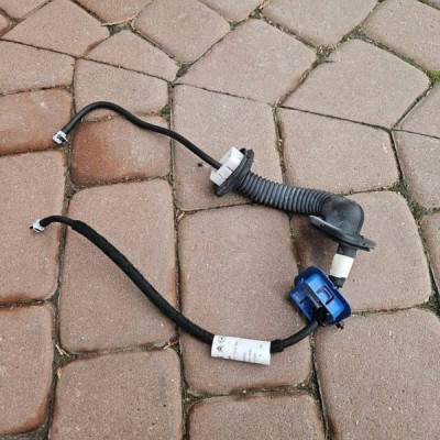 Instalacja wiązka klapy bagażnika przelotka spryski Opel Corsa F 9844308480