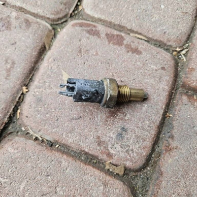 Czujnik cofania skrzyni biegów świateł Ducato 500 Opel Corsa F 9662906780