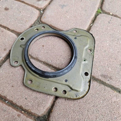 Uszczelka uszczelniacz wału 1.2i 1.2VTI Opel Corsa F 9842575380