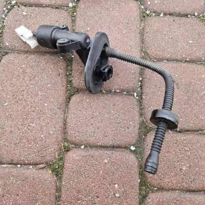 Pompka sprzęgła wysprzęglik pedałów Adam Opel Corsa E 13431880