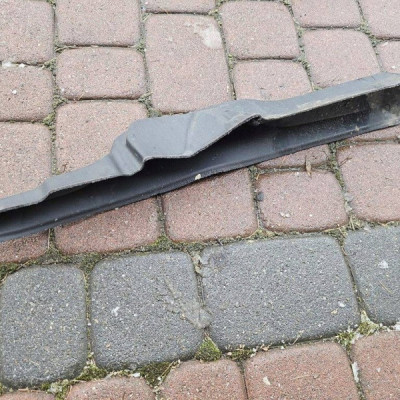 Wyciszenie wygłuszenie błotnika absorber lewe Opel Corsa E 13427591