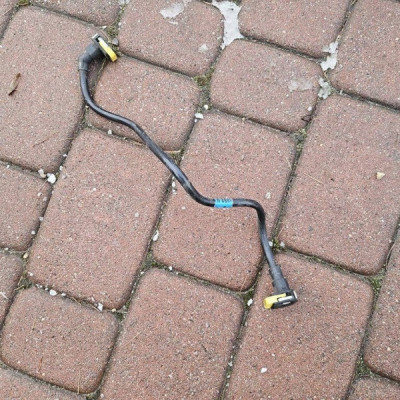 Przewód rura wąż paliwa zbiornika paliwowy Opel Corsa E 13431882