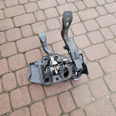 Pedał pedały sprzęgła hamulca Europa Corsa D Adam Opel Corsa E 13460907