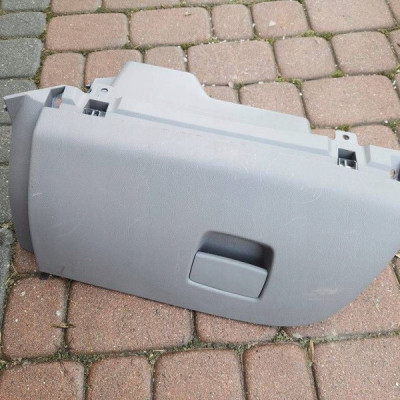 Schowek pasażera szary deski konsoli - posiada rysy Opel Corsa E 13382335