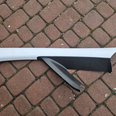 Obudowa osłona słupka przód szyby Corsa D lewa Opel Corsa E 39009723