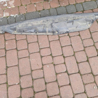 Podszybie przód przednie dolne europa komory Opel Corsa E 39005021