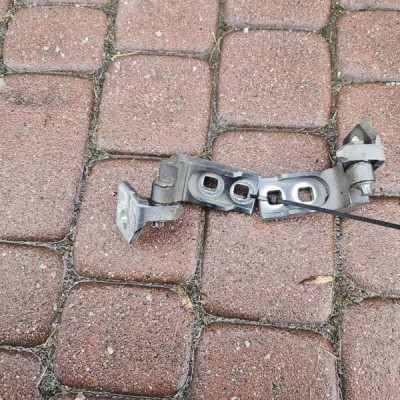 Zawias zawiasy drzwi przód przednich lewych 3 drzwi Z22c Opel Corsa E