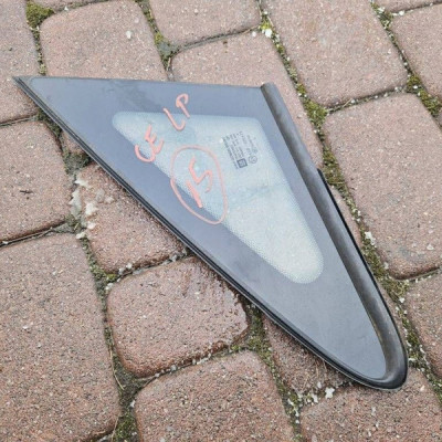 Szyba karoseryjna błotnika przód przednia lewa 2015R wer 3d Opel Corsa E