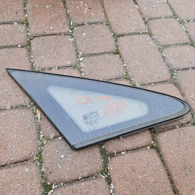 Szyba karoseryjna błotnika przód przednia prawa 2015R wer 3D Opel Corsa E