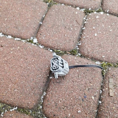 Kostka wtyczka lampy przód przedniej żarówki mocowanie oprawka Opel Corsa E