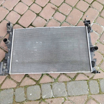 Chłodnica chłodnice wody 1.4T - brak dolnych szpilek Opel Corsa E 13486433