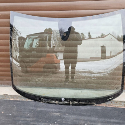 Szyba przód przednia czołowa grzana podgrzewana 2015R Opel Corsa E