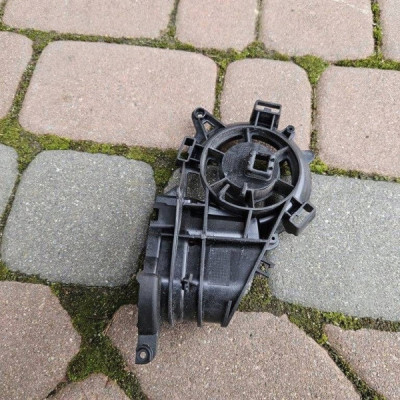 Uchwyt mocowanie wspornik lusterka prawego Opel Mokka B