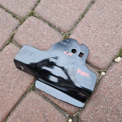 Uchwyt wspornik mocowanie lewy przedni Opel Mokka B 207822