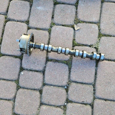 Wał wałek rozrządu głowicy 1.2 1.4 Astra J Zafira C Opel Corsa E 55562225