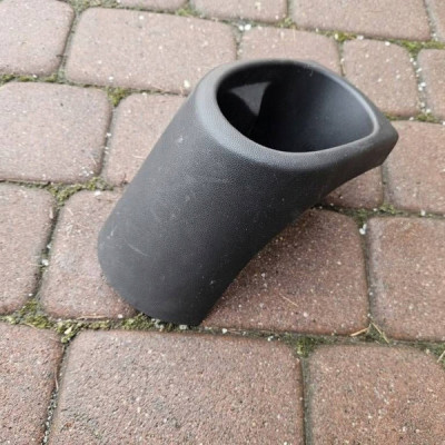 Obudowa osłona plastik tunelu na kubki napoje Opel Corsa E 13426270