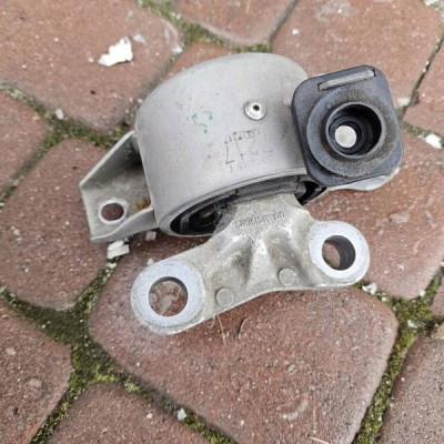 Poduszka łapa silnika wzmocnienie 1.2 1.4 Opel Corsa E 13427217