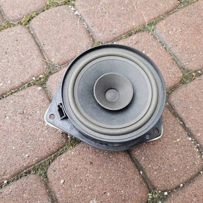 Głośnik tył tylny LEWAY / PRAWY Fiat Punto Opel Corsa E 55701248