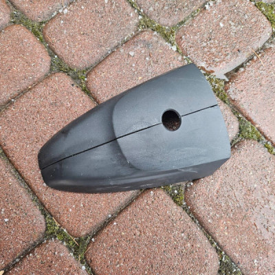 Obudowa osłona lusterka czujnika deszczu szyby Opel Corsa E 13394439 .