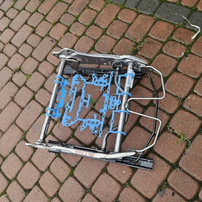 Szyny prowadnice fotela kierowcy lewego Opel Mokka B