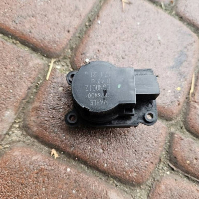 Silniczek nagrzewnicy nawiewu klap Peugeot Opel Mokka B KF784001