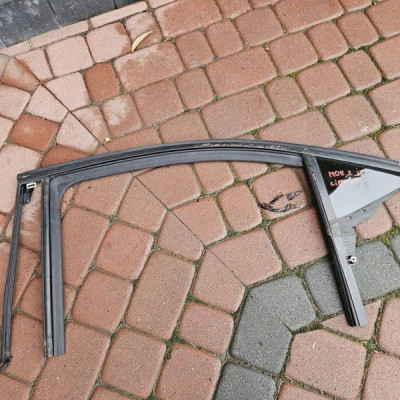 Szyba tył tylna lewa ciemna 2021R Opel Mokka B 9841995280