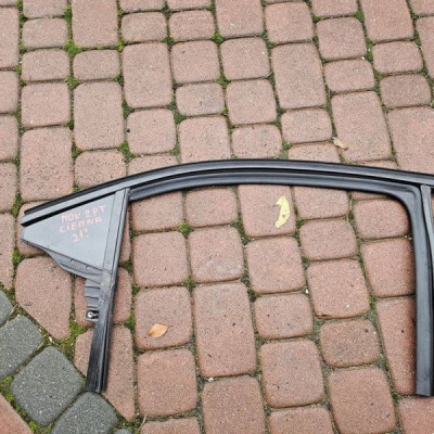 Szyba tył tylna prawa ciemna 2021R Opel Mokka B 9841966280