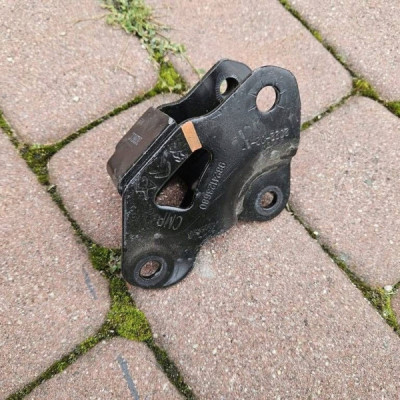 Łapa wspornik uchwyt mocowanie skrzyni biegów Opel Mokka B 9824123680