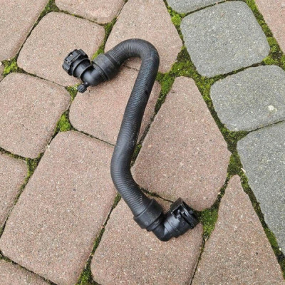 Przewód rura wąż wody wodny 1.2 THP Corsa F Opel Mokka B 9824498980