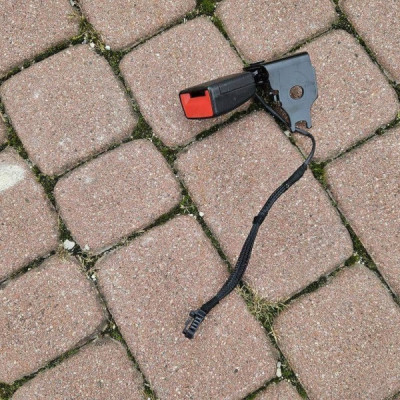 Klamra zapinka pasa pasów tył tylnych kanapy Opel Mokka B 9834688780