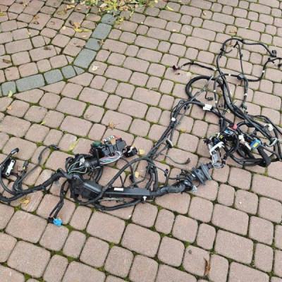 Instalacja wiązka komory silnika 1.2i HN05 Opel Astra L VI 6 96QT063180