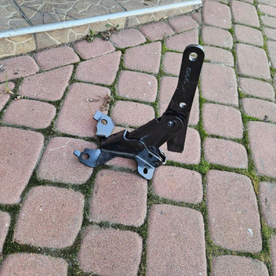 Uchwyt mocowanie kanapy tył tylnej oparcia Opel Corsa E 13213462