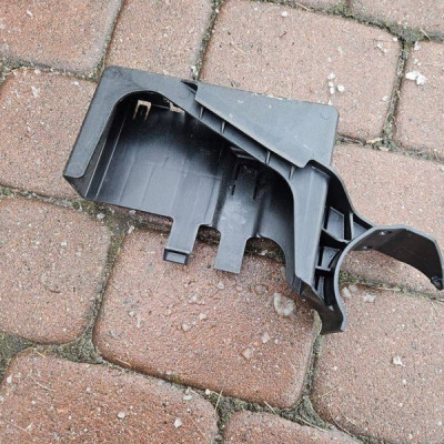 Uchwyt mocowanie wspornik komputera sterownika Opel Corsa E 13359063