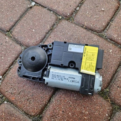 Silniczek szyberdachu mechanizm Adam Opel Corsa E 13434015