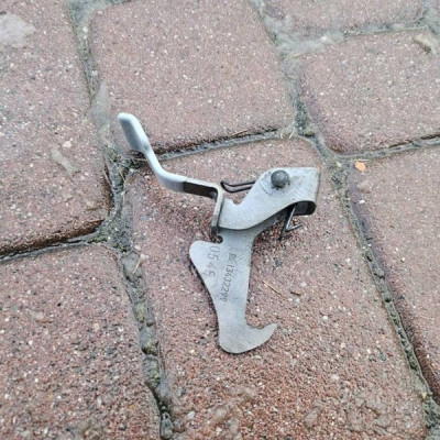 Zamek rygiel maski pokrywy silnik zaczep Corsa E Adam Opel Corsa E 13432299