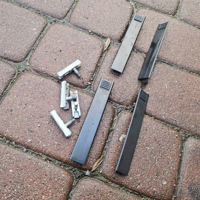 Listwa zaślepka relingu dachowego reling Corsa D Opel Corsa E 13264362