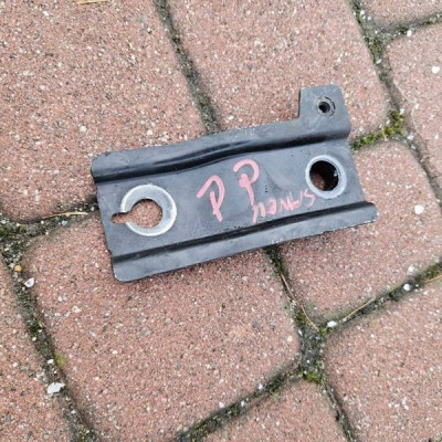 Wspornik mocowanie sanek chłodnic prawy Proace Berlingo Opel Combo E