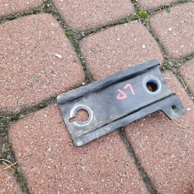 Wspornik mocowanie sanek chłodnic lewy Proace Berlingo Opel Combo E