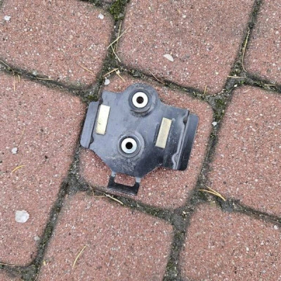 Uchwyt mocowanie filtra powietrza wspornik Proace Berlingo Opel Combo E