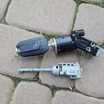 Stacyjka wkładka kluczyk bębenek drzwi Opel Crossland X