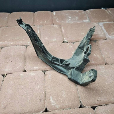 Mocowanie zbiornika wspornik ADBLUE Citroen C3 Opel Crossland X 9820596180