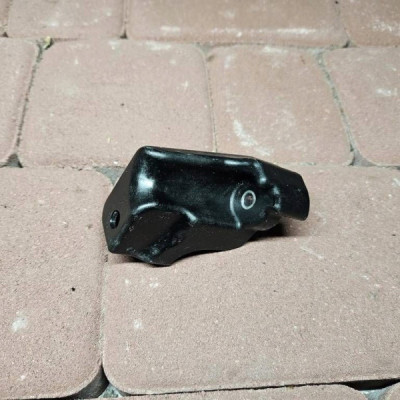 Uchwyt wspornik mocowanie osłona silnika 1.5d Opel Crossland X 9814288980